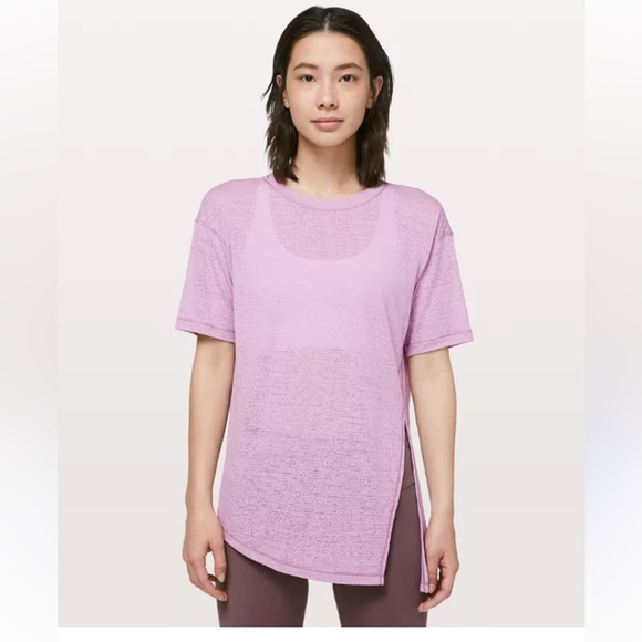 Lululemon NWOT Sneak Out Short Sleeve Tee Lilac Mesh Like Athletic Size 12 - Picture 1 of 6